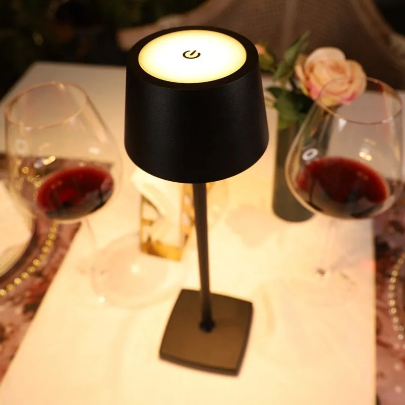 Dainty LED Cordless Table Lamp