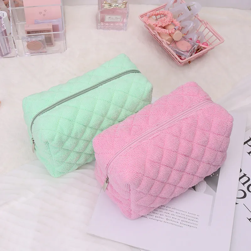 New plush cosmetic bag, small fresh, high-looking, large-capacity student storage bag, girls' portable pencil case, can be customized