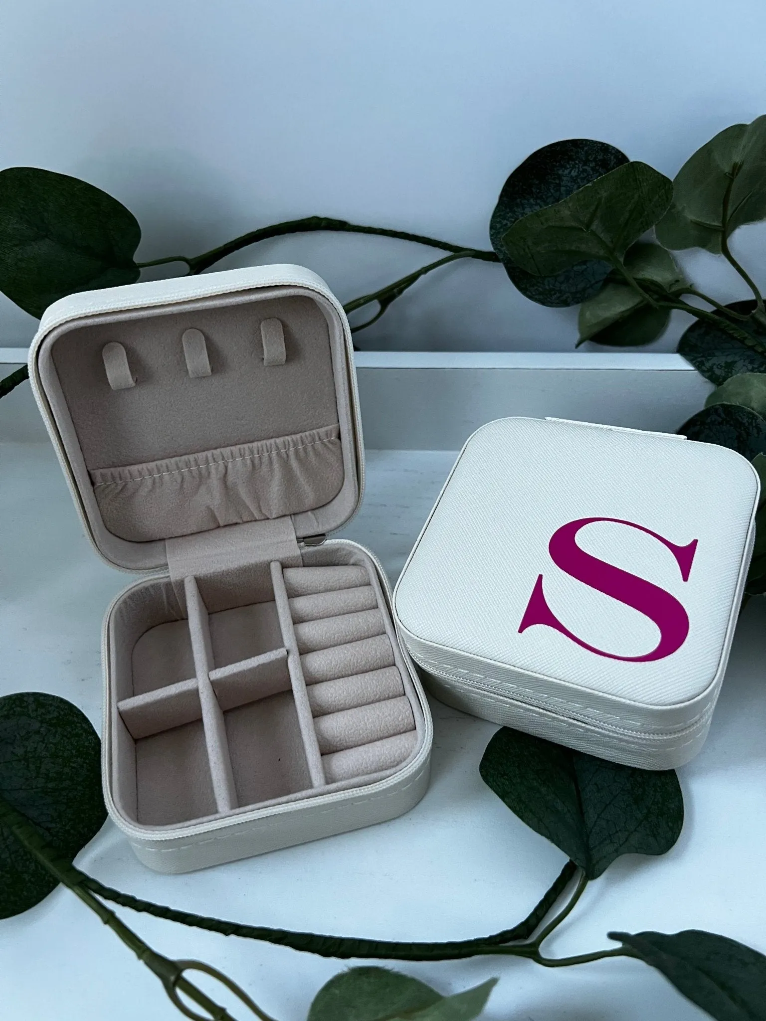 Personalized Travel Jewelry Box with Zipper Closure